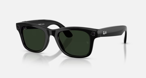 Ray-Ban Meta Wayfarer (Gen 2) spīdīgi melnas AI brilles ar zaļām Transitions® lēcām